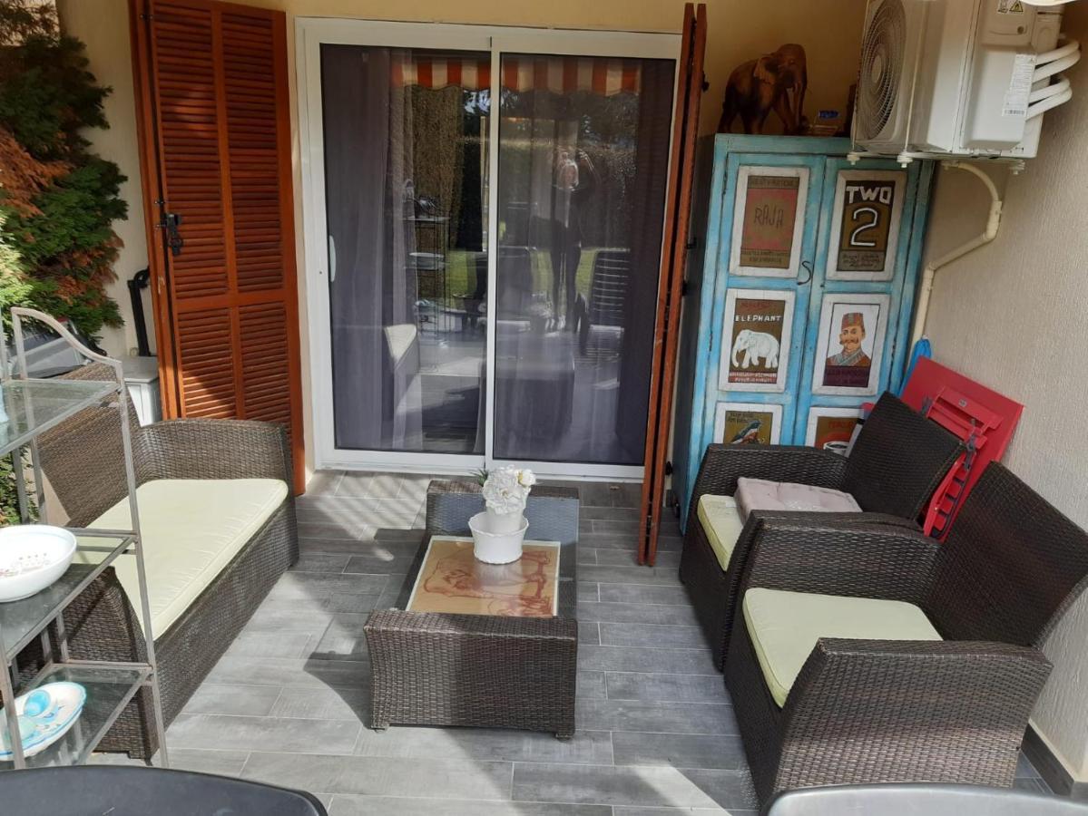 AGAY le pti bonheur 60m2 rez de jardin, en bord de mer Saint-Raphaël Extérieur photo