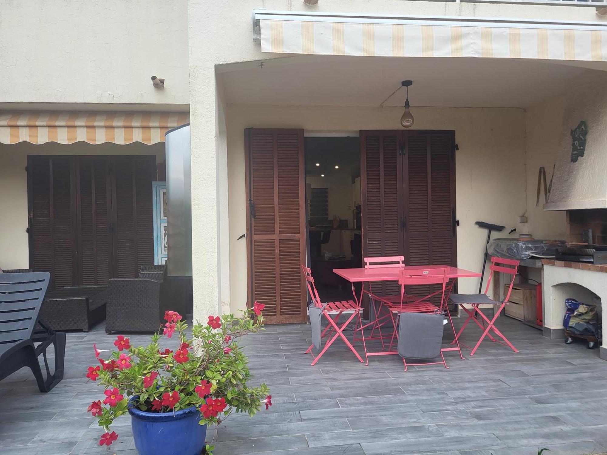 AGAY le pti bonheur 60m2 rez de jardin, en bord de mer Saint-Raphaël Extérieur photo